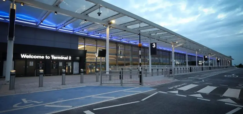 terminal for emirates at manchester